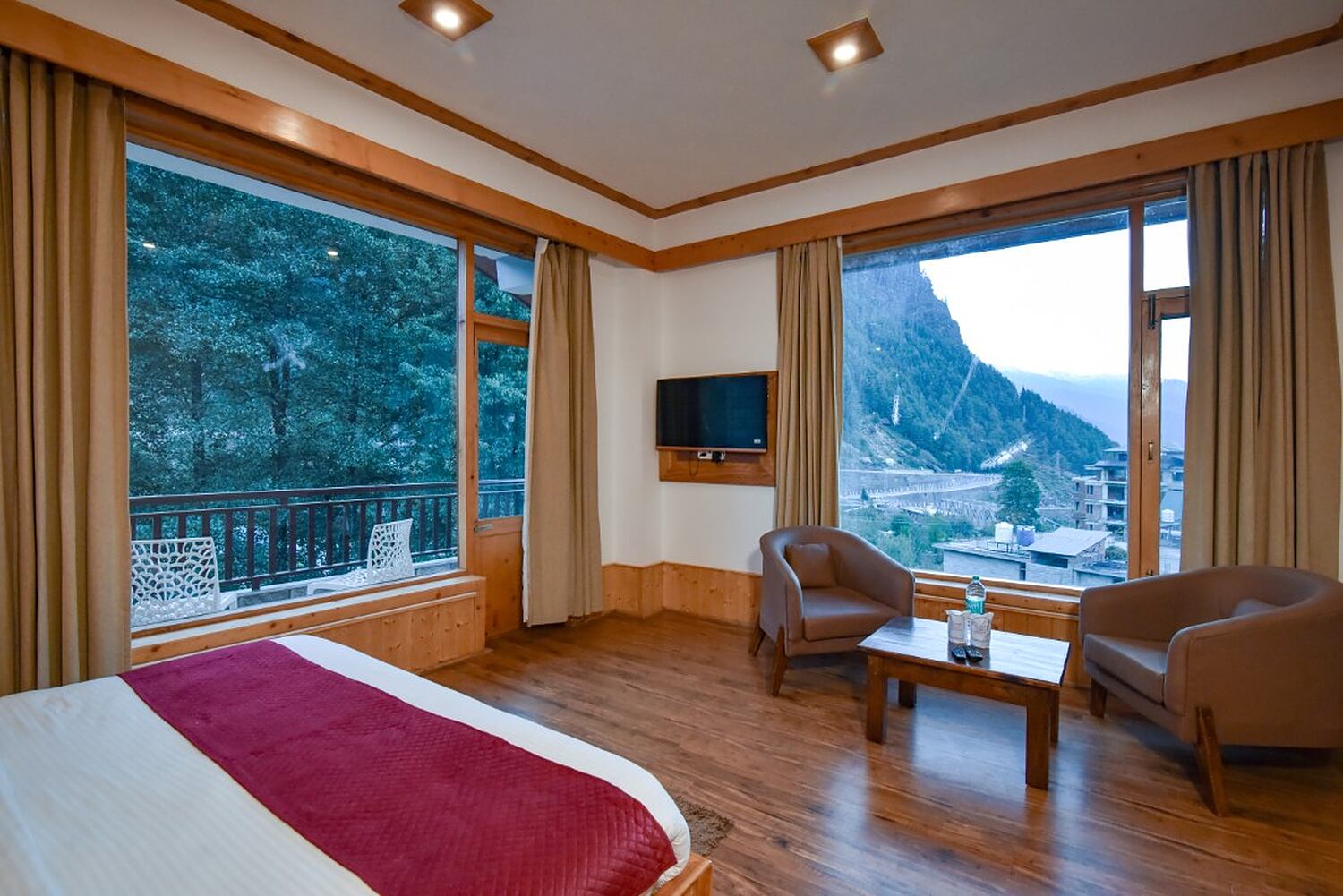 Super Deluxe room at MR Villa Manali