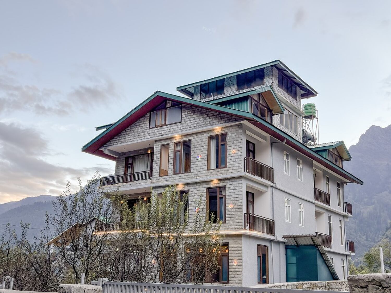 MR Villa Manali facade against the mountain valley